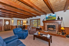 Canyon Castle- w/HOT TUB! NEAR BEAR MOUNTAIN!
